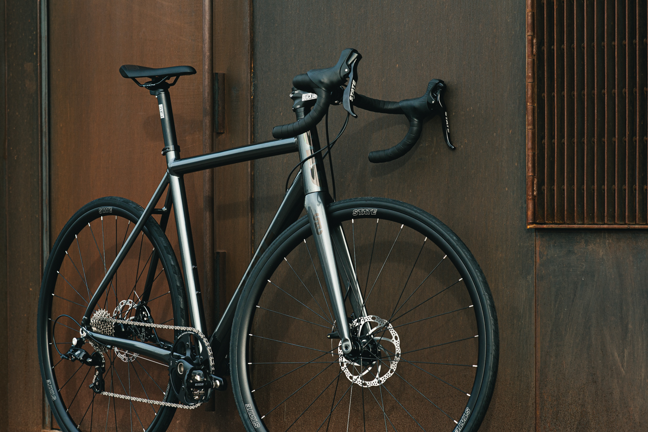 Bicicleta Endurance Undefeated Graphite - 11 velocidades 19