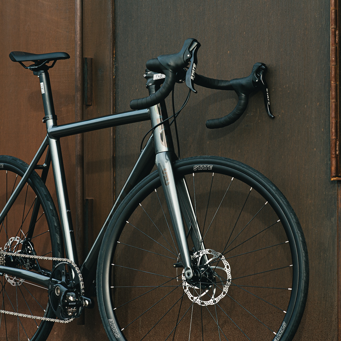 Bicicleta Endurance Undefeated Graphite - 11 velocidades 19