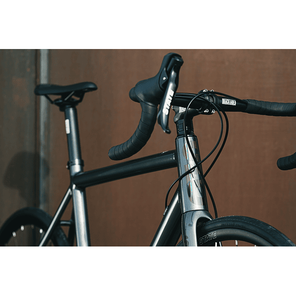 Bicicleta Endurance Undefeated Graphite - 11 velocidades 26
