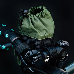 Bolso porta botella impermeable Draisiana - Negro, verde - 1L