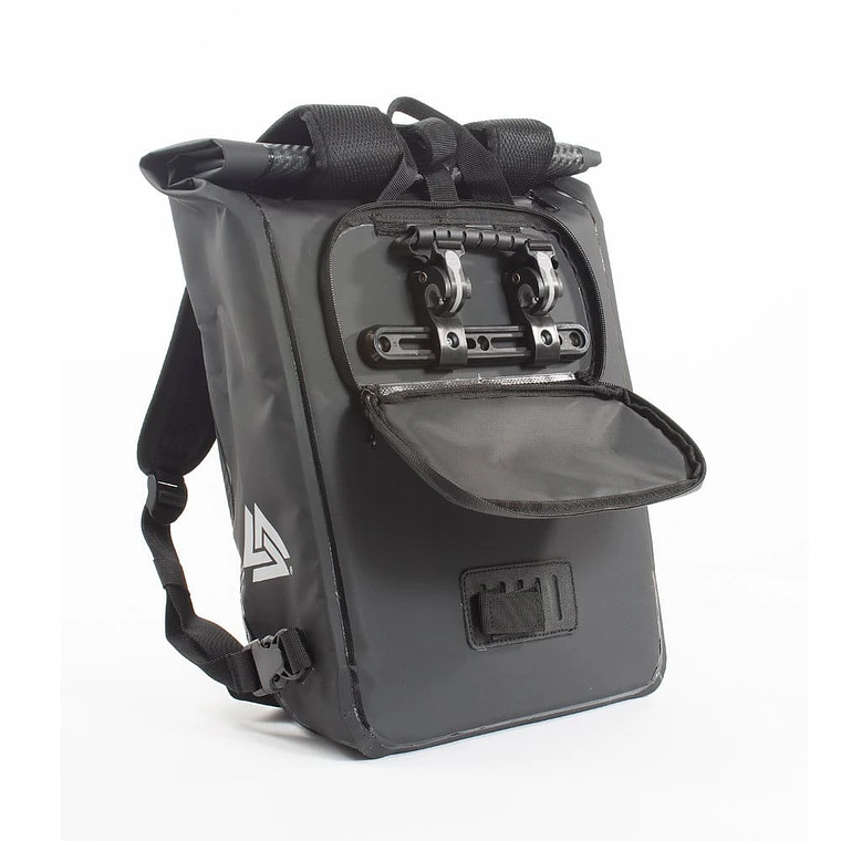 Mochila y Alforja impermeable Woden - Negra - 13L 3