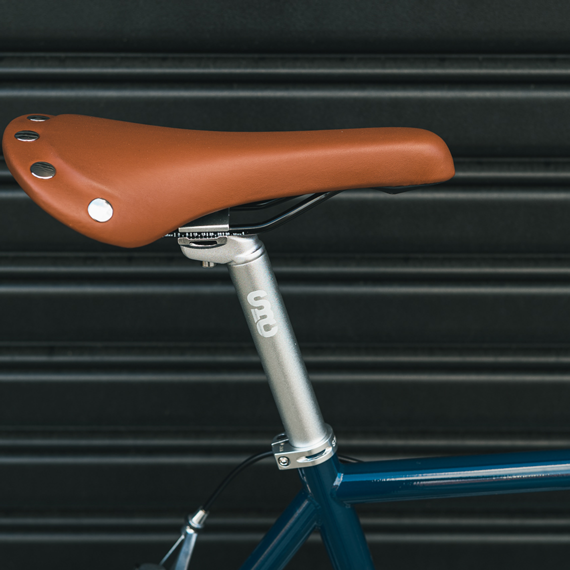 Bicicleta tracklocross 4130 Chromoly Navy Gold - Fijo y libre- Drop Bar 8