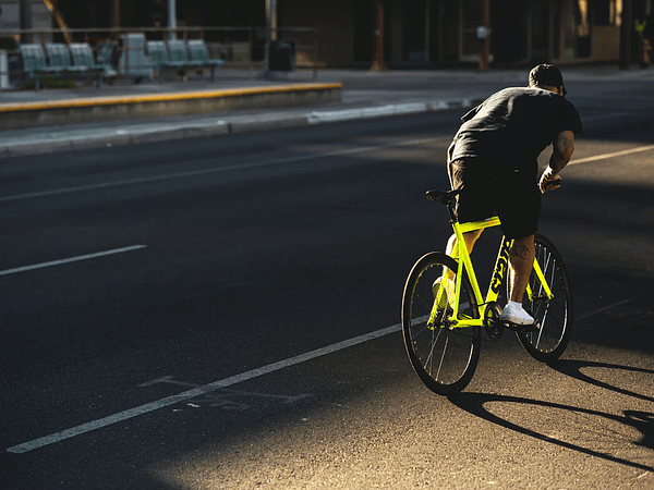 Menos tráfico, más libertad: ¿Por qué moverte en bici puede cambiar tu vida (y la ciudad)?