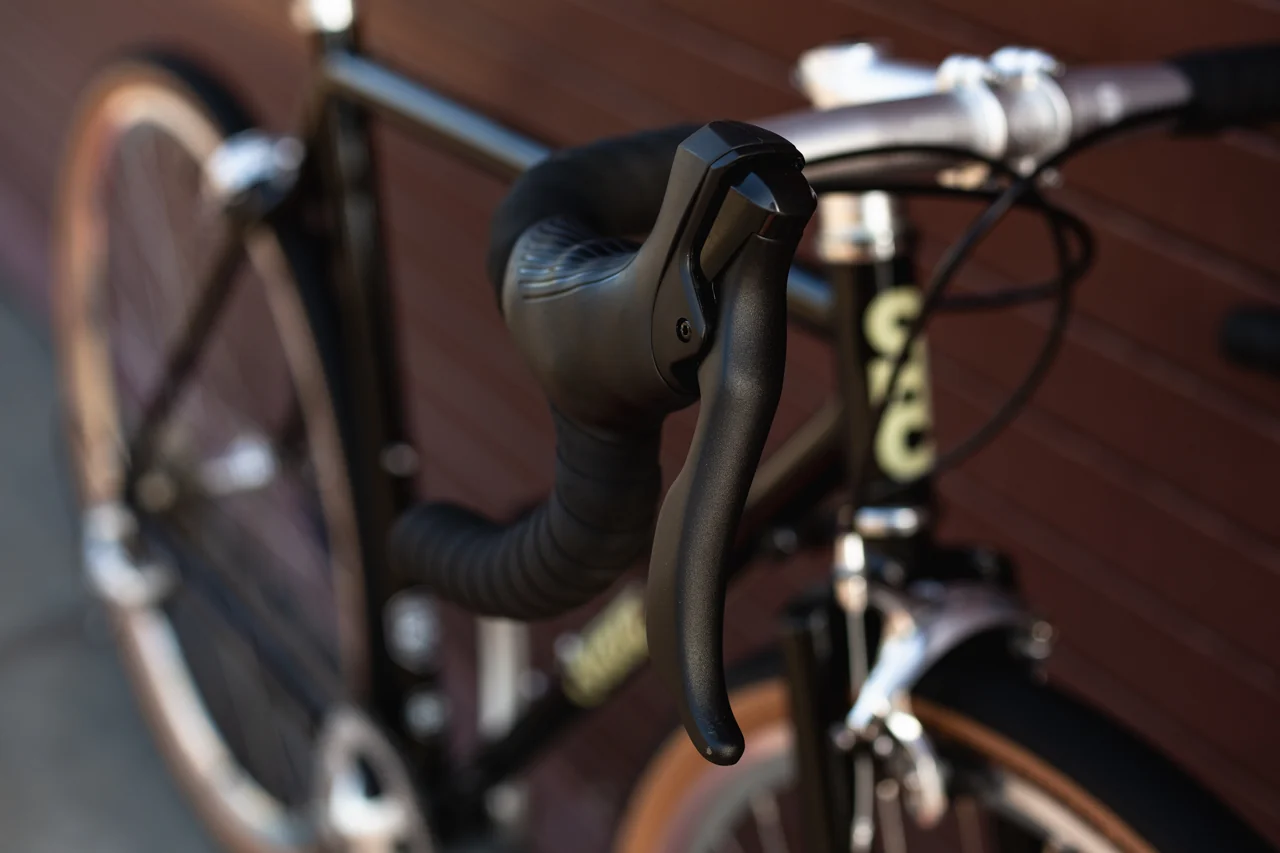 4130 Road v2, Black & Tan- 8 velocidades 16