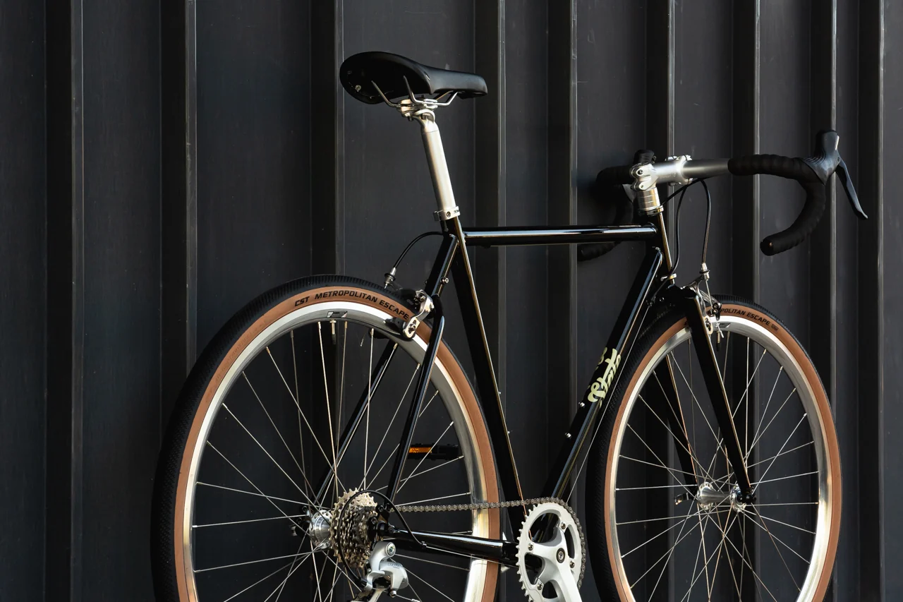 4130 Road v2, Black & Tan- 8 velocidades 17