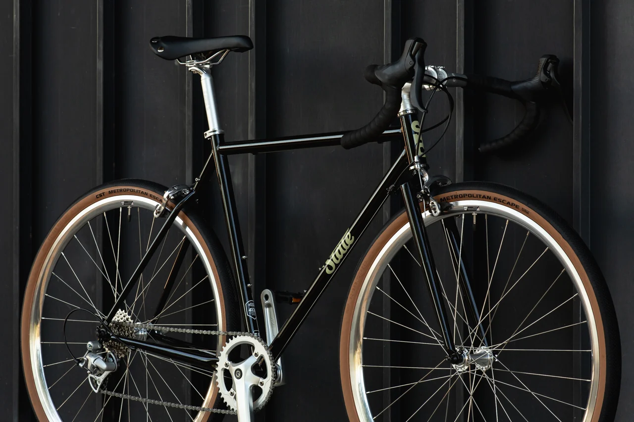 4130 Road v2, Black & Tan- 8 velocidades 18