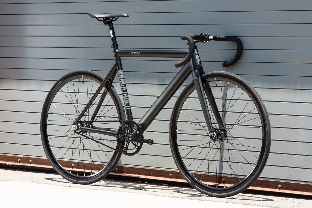 Bicicleta fixie 6061 Black Label Matte Black - 1 velocidad 9