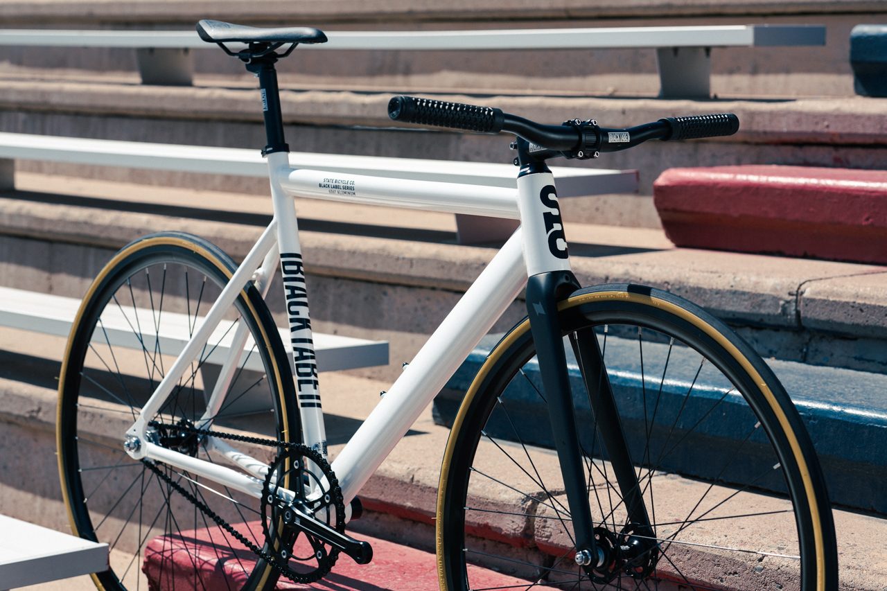Bicicleta fixie 6061 Black Label Pearl White - 1 velocidad 8