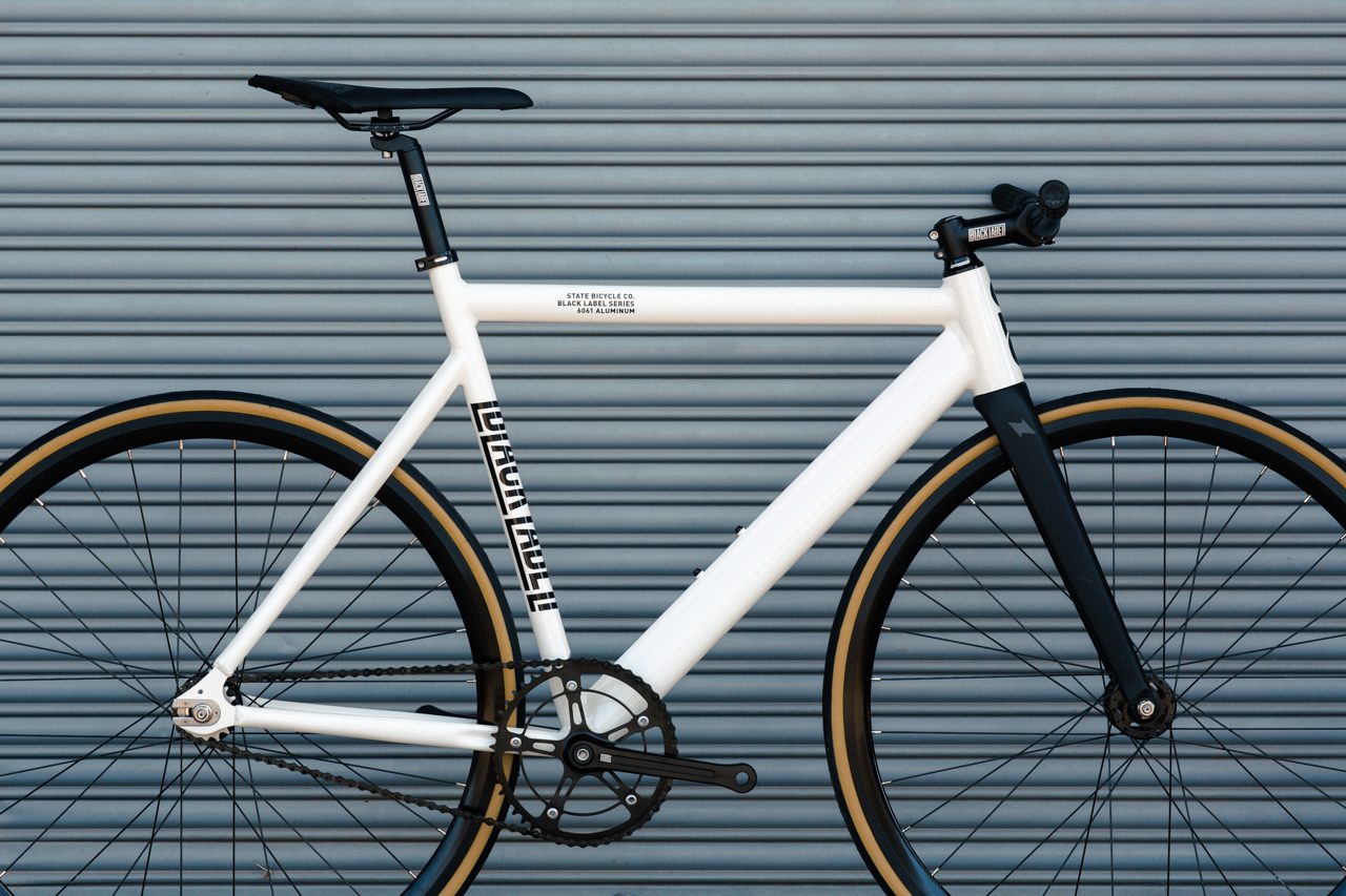 Bicicleta fixie 6061 Black Label Pearl White - 1 velocidad 13