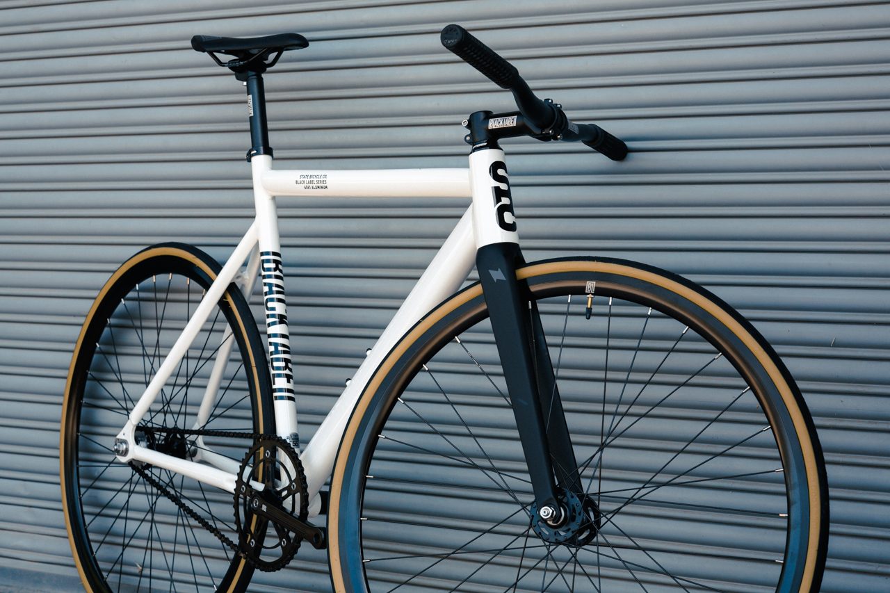Bicicleta fixie 6061 Black Label Pearl White - 1 velocidad 14