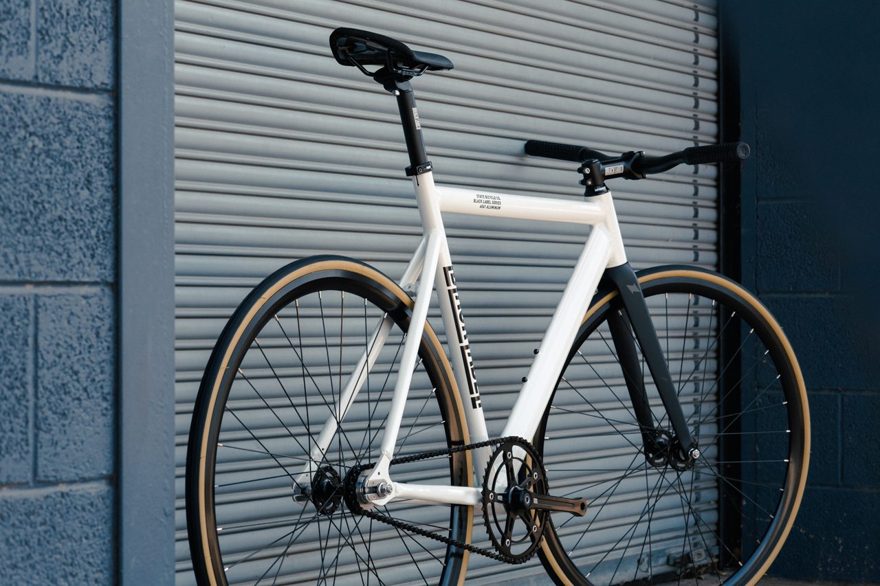 Bicicleta fixie 6061 Black Label Pearl White - 1 velocidad 15