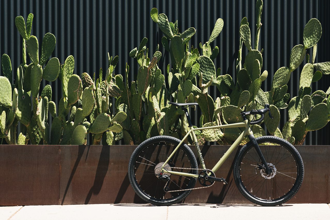 Bicicleta gravel 6061 All Road Matte Olive - 11 velocidades 18