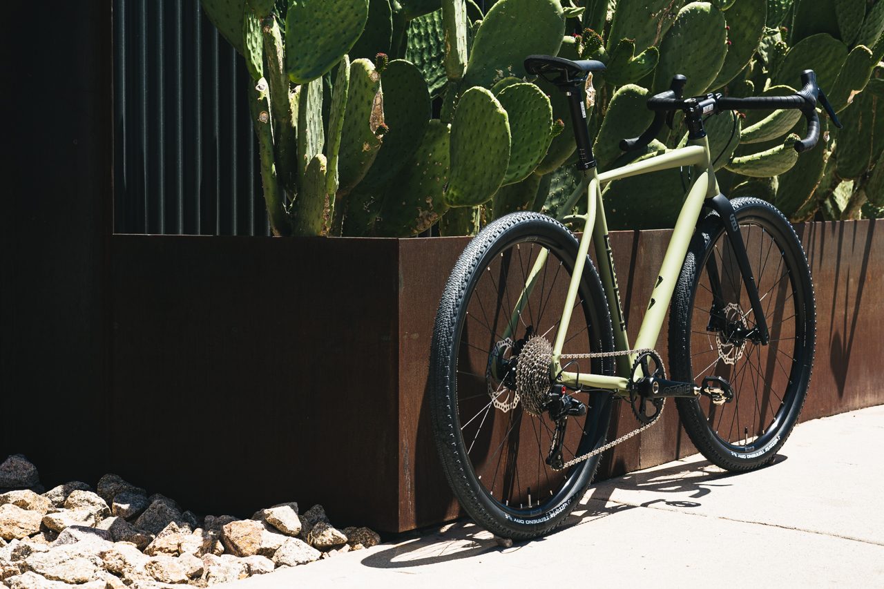 Bicicleta gravel 6061 All Road Matte Olive - 11 velocidades 21