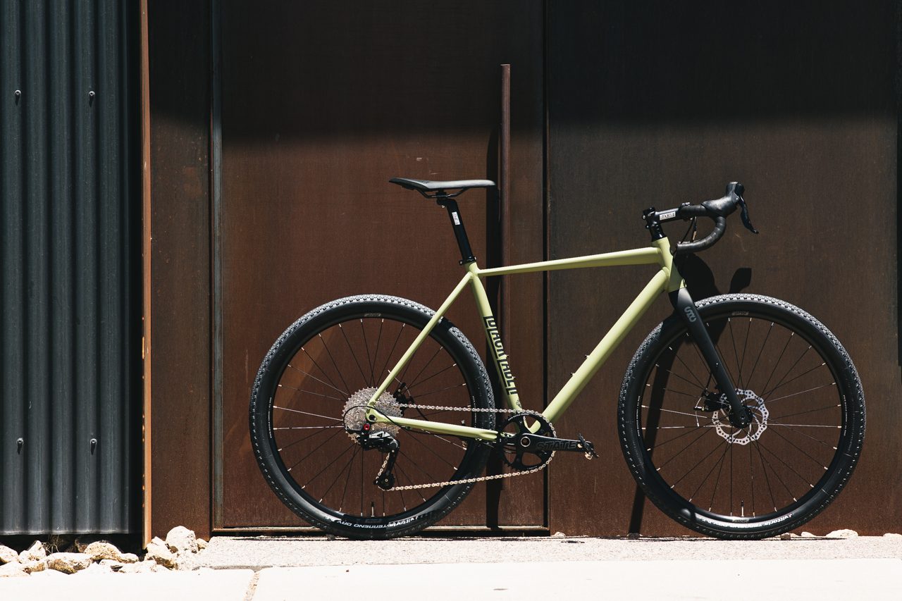 Bicicleta gravel 6061 All Road Matte Olive - 11 velocidades 22