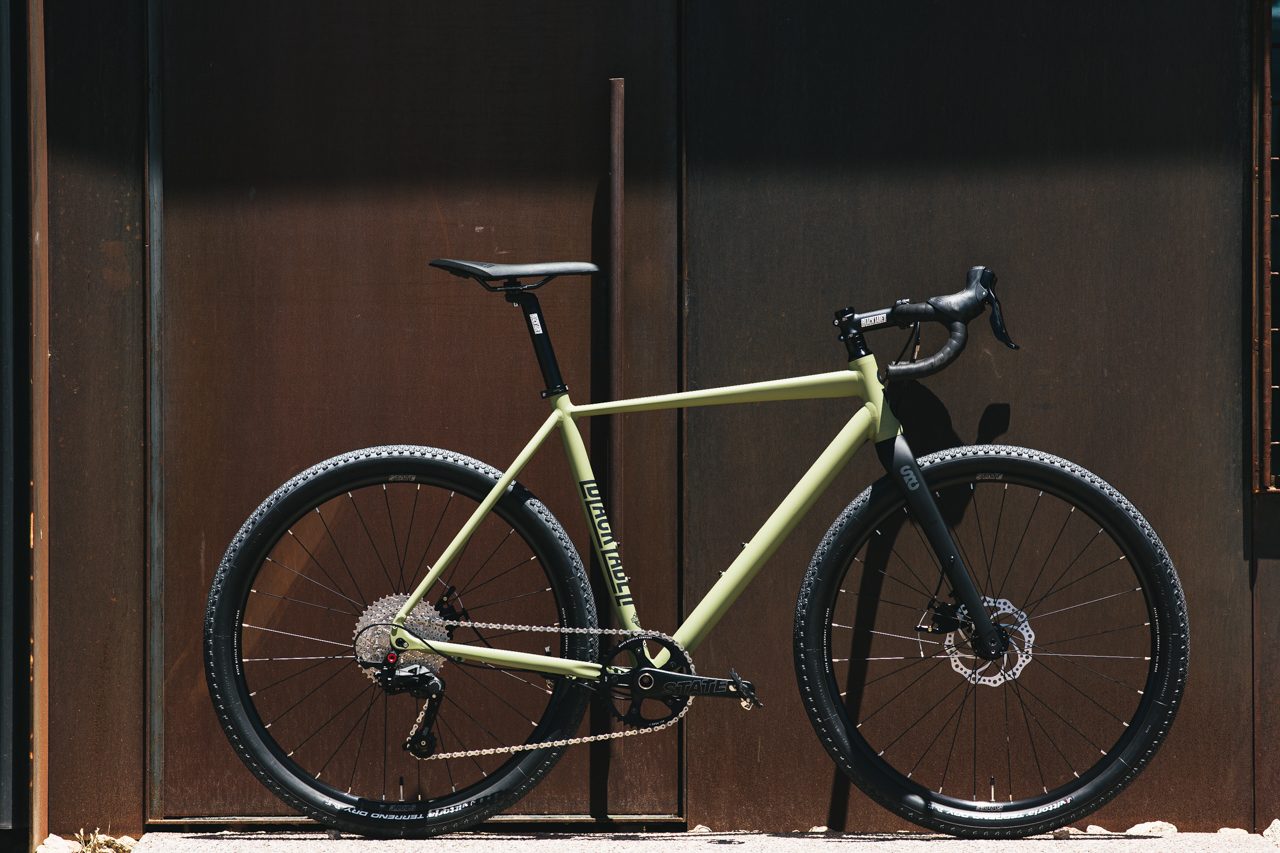 Bicicleta gravel 6061 All Road Matte Olive - 11 velocidades 23