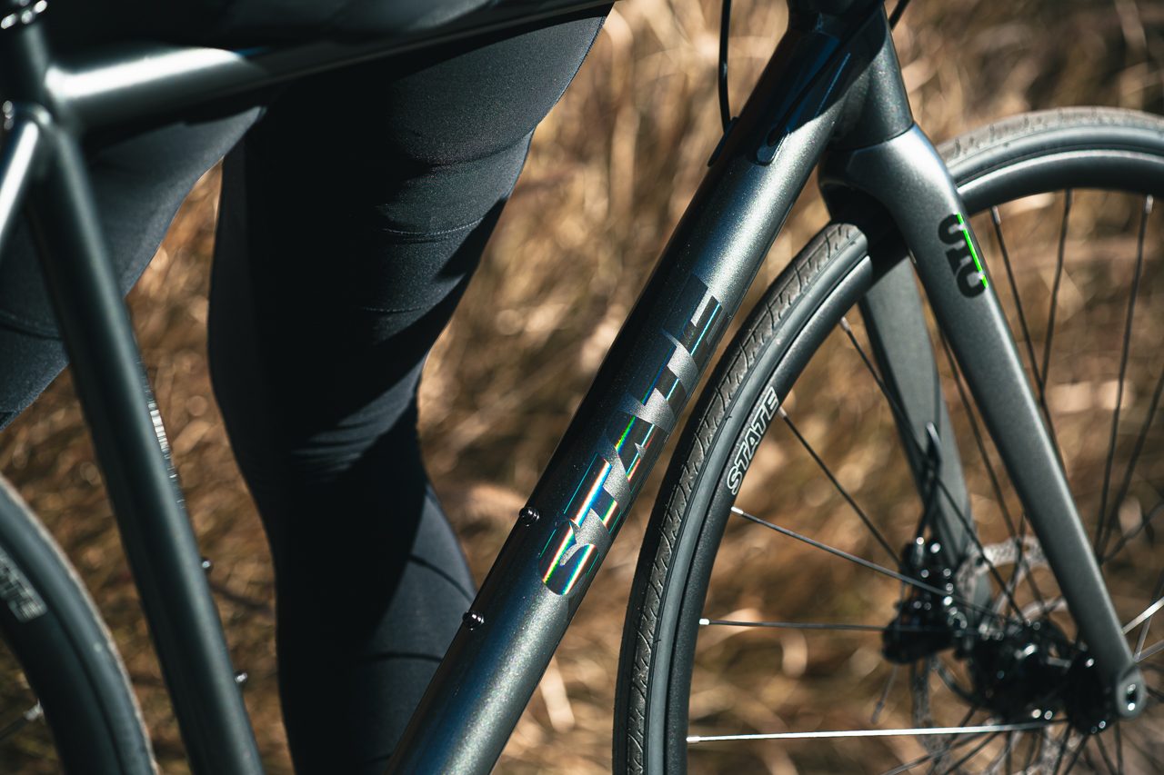 Bicicleta Endurance Undefeated Graphite - 11 velocidades 12