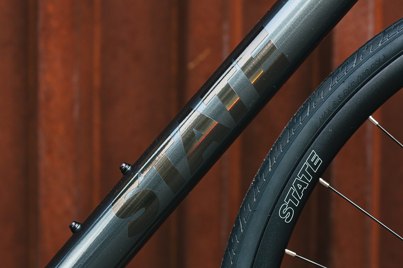 Bicicleta Endurance Undefeated Graphite - 11 velocidades 17