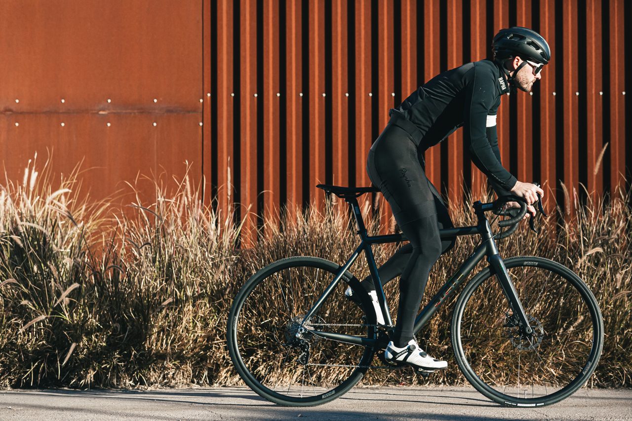 Bicicleta Endurance Undefeated Graphite - 11 velocidades 18
