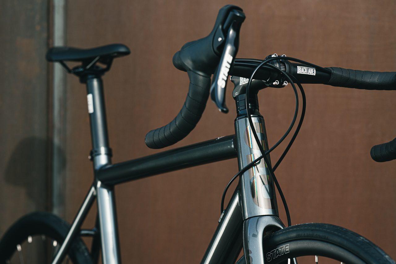 Bicicleta Endurance Undefeated Graphite - 11 velocidades 26