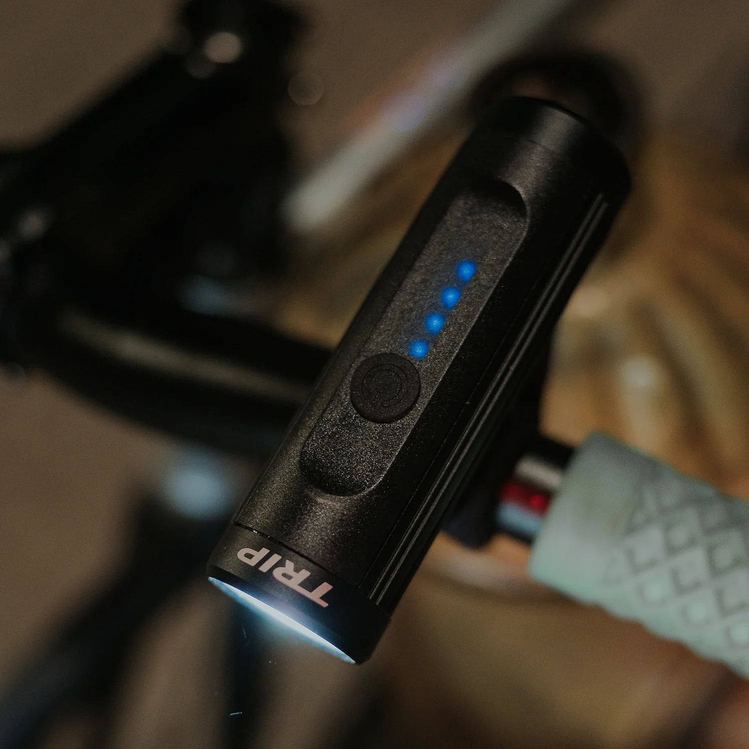 Luz Delantera Trip Explorer USB 700 Lúmenes 5