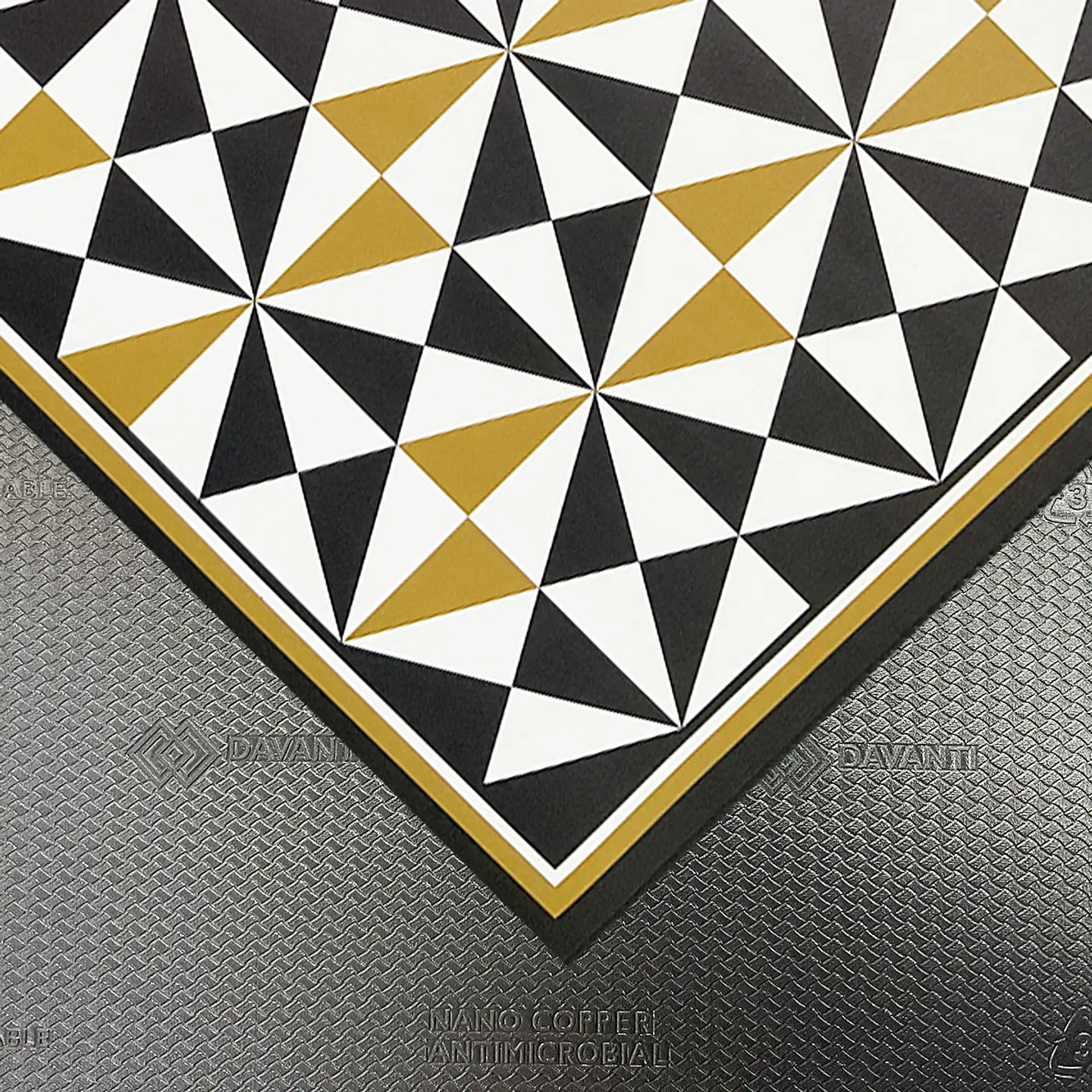 Pirámide Black Gold 11