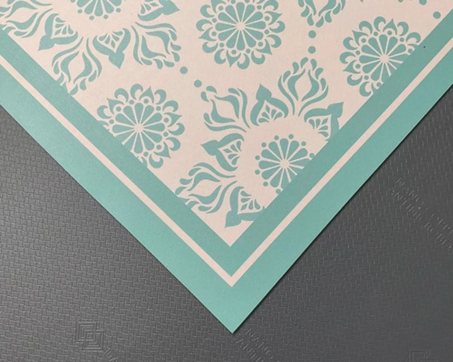 Alfombra Vinílica De Baño - Flor Hindú Turquesa 40x60 Cm 4