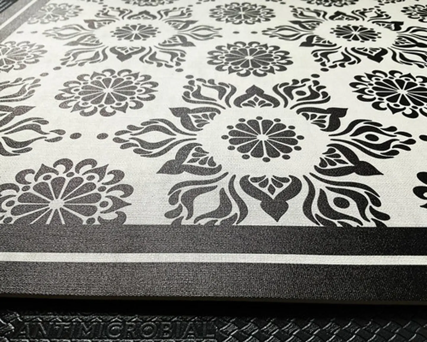 Alfombra Vinílica De Baño Davanti - Flor Hindú Negra 40x60cm 3