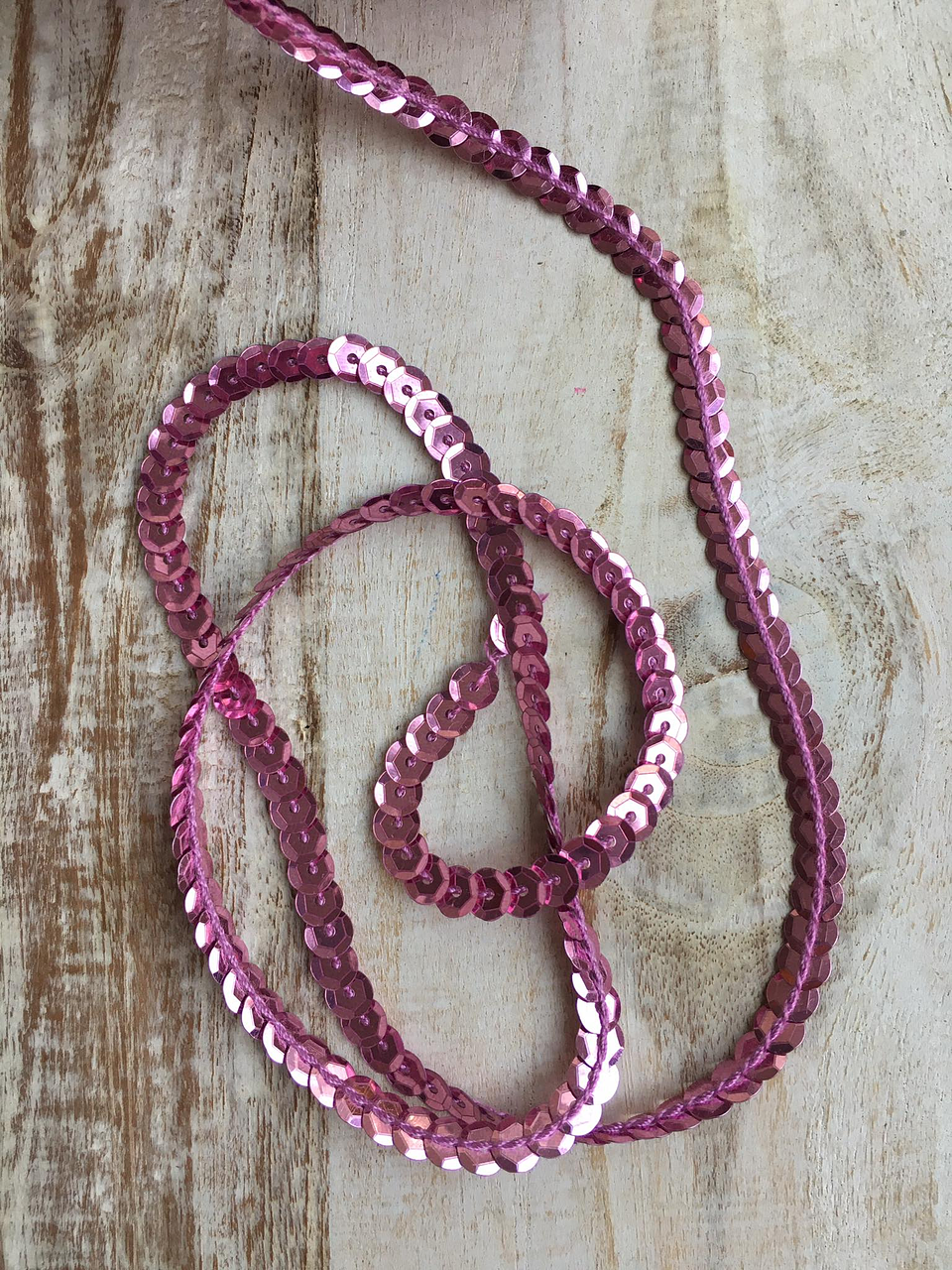 Lentejuelas hiladas 3mts 2