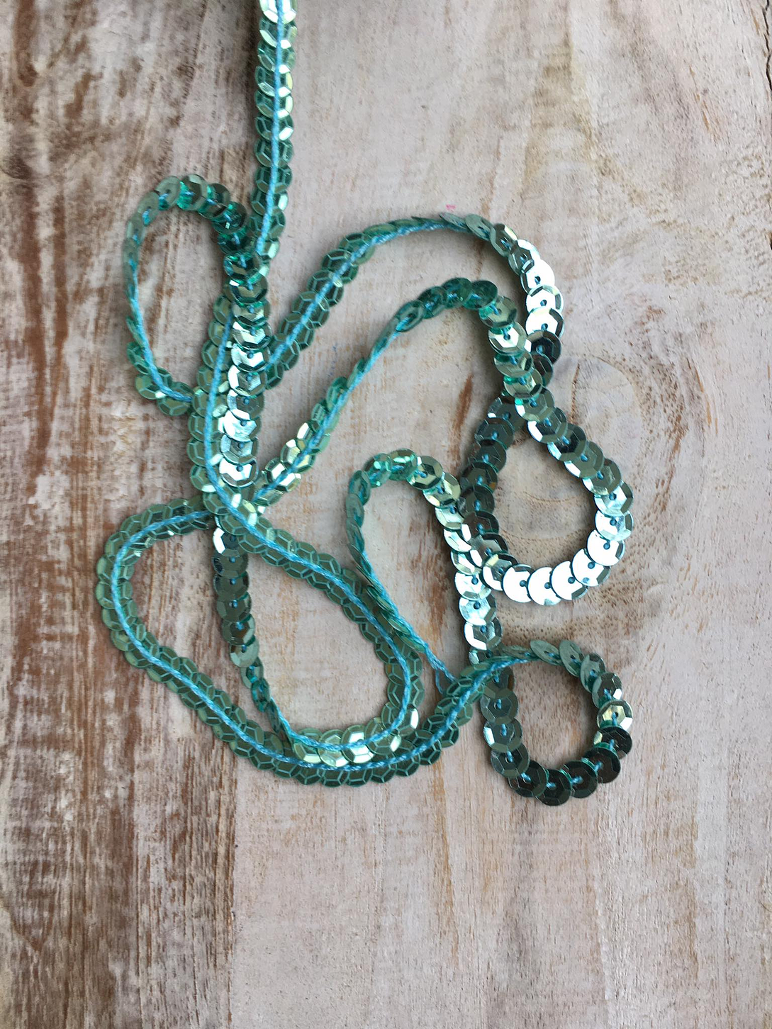 Lentejuelas hiladas 3mts 6