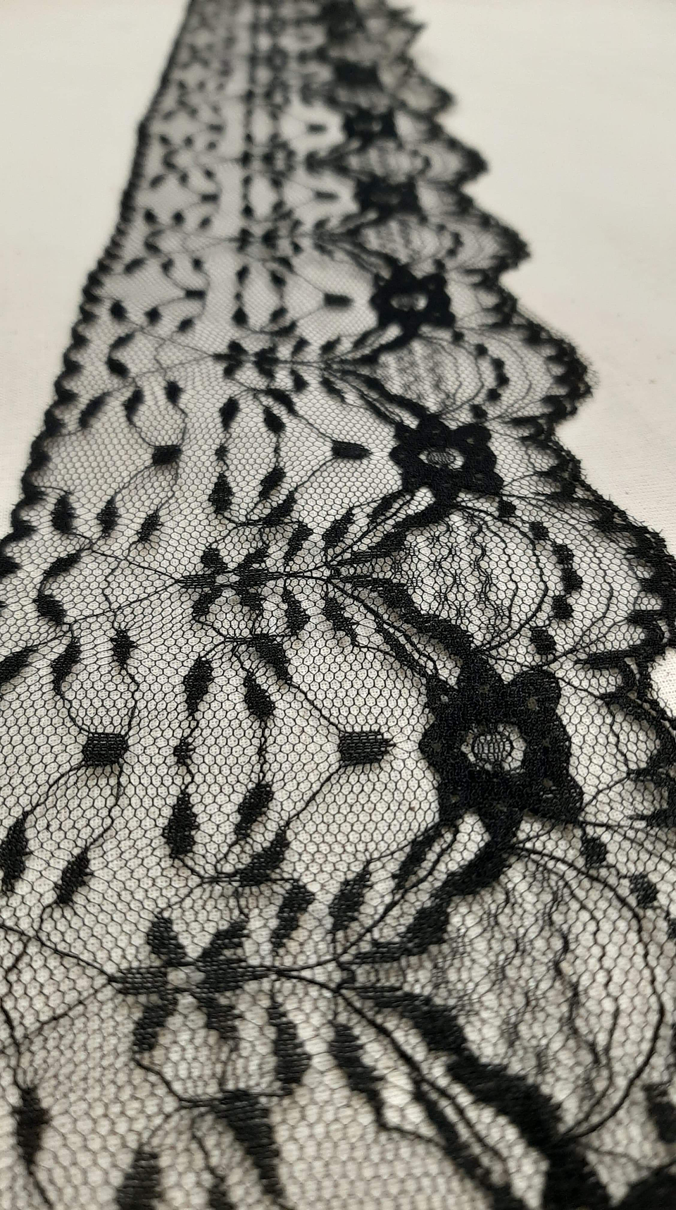 Encaje Maxi Negro 95mm  1