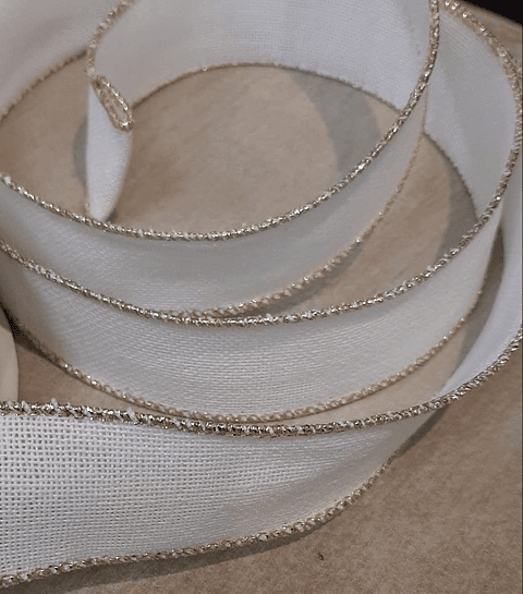 Cinta semirígida para bordar