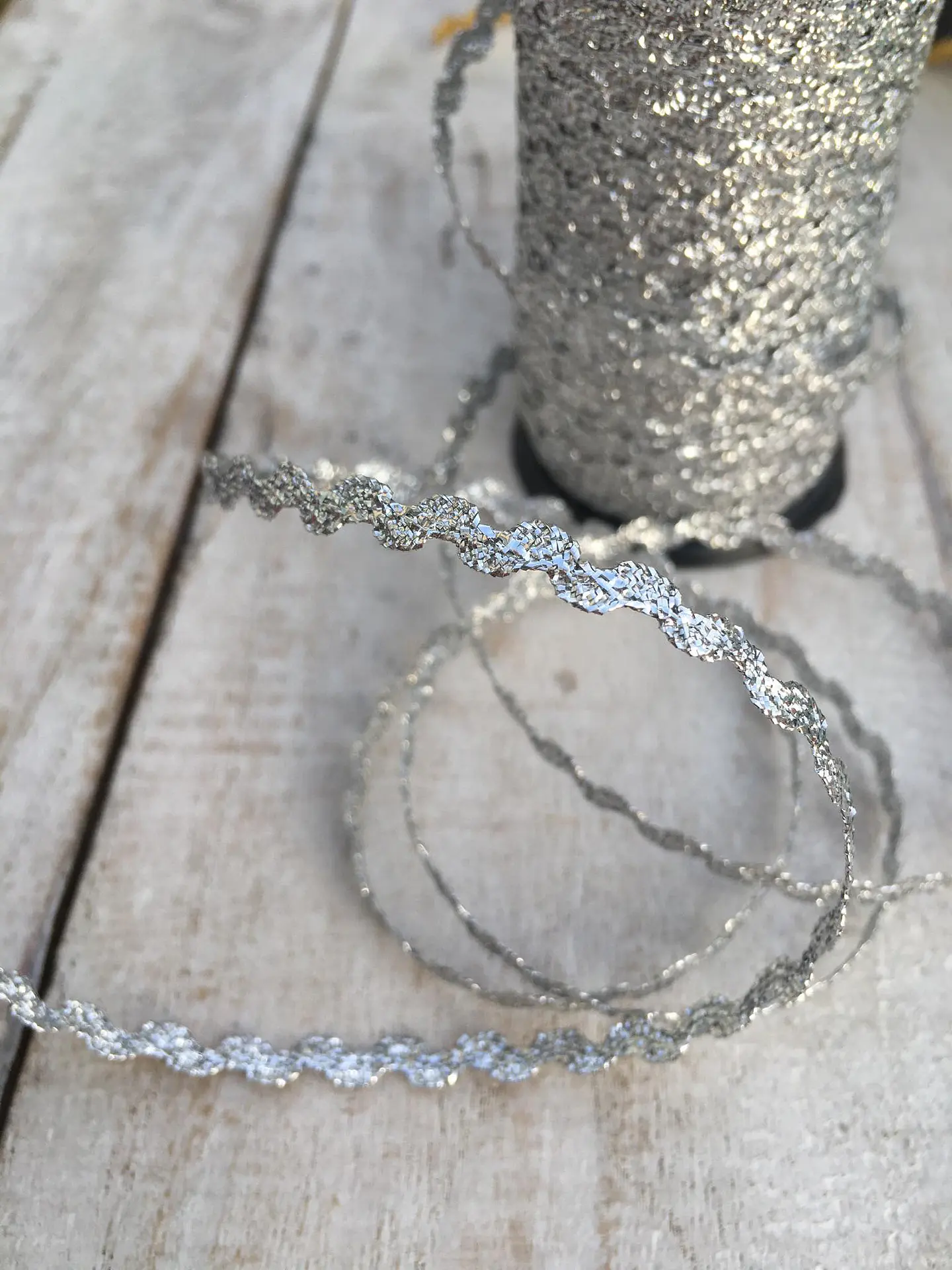 Cinta Zigzag Metalizada 4mm 3mts 2