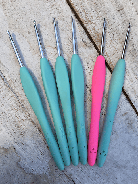 Crochet con mango de silicona