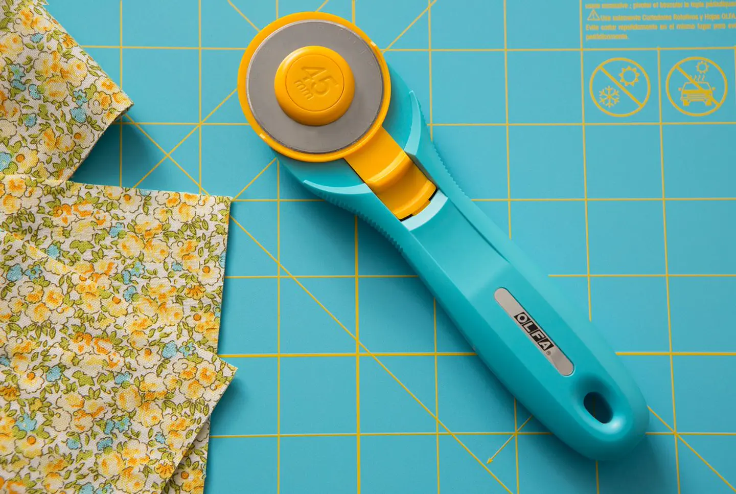 Cuchillo Rotativo 45mm Celeste 4