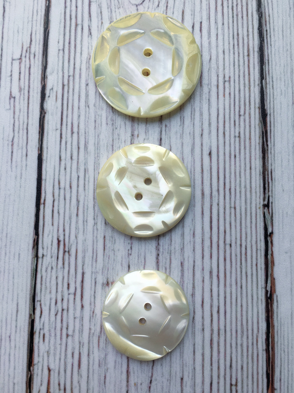Set Botón Nácar Tallado Hexágono 1