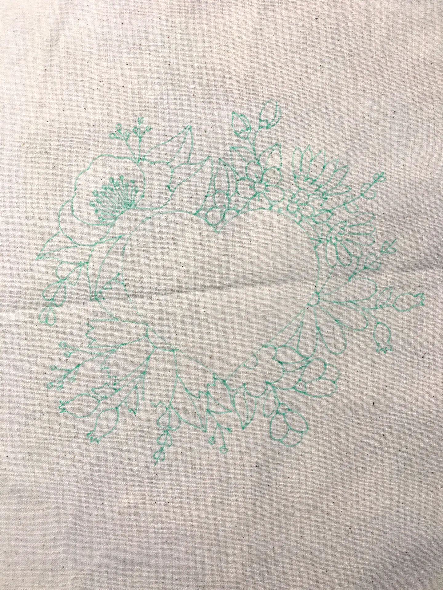 Dibujo borrable en tela corazón flores 1