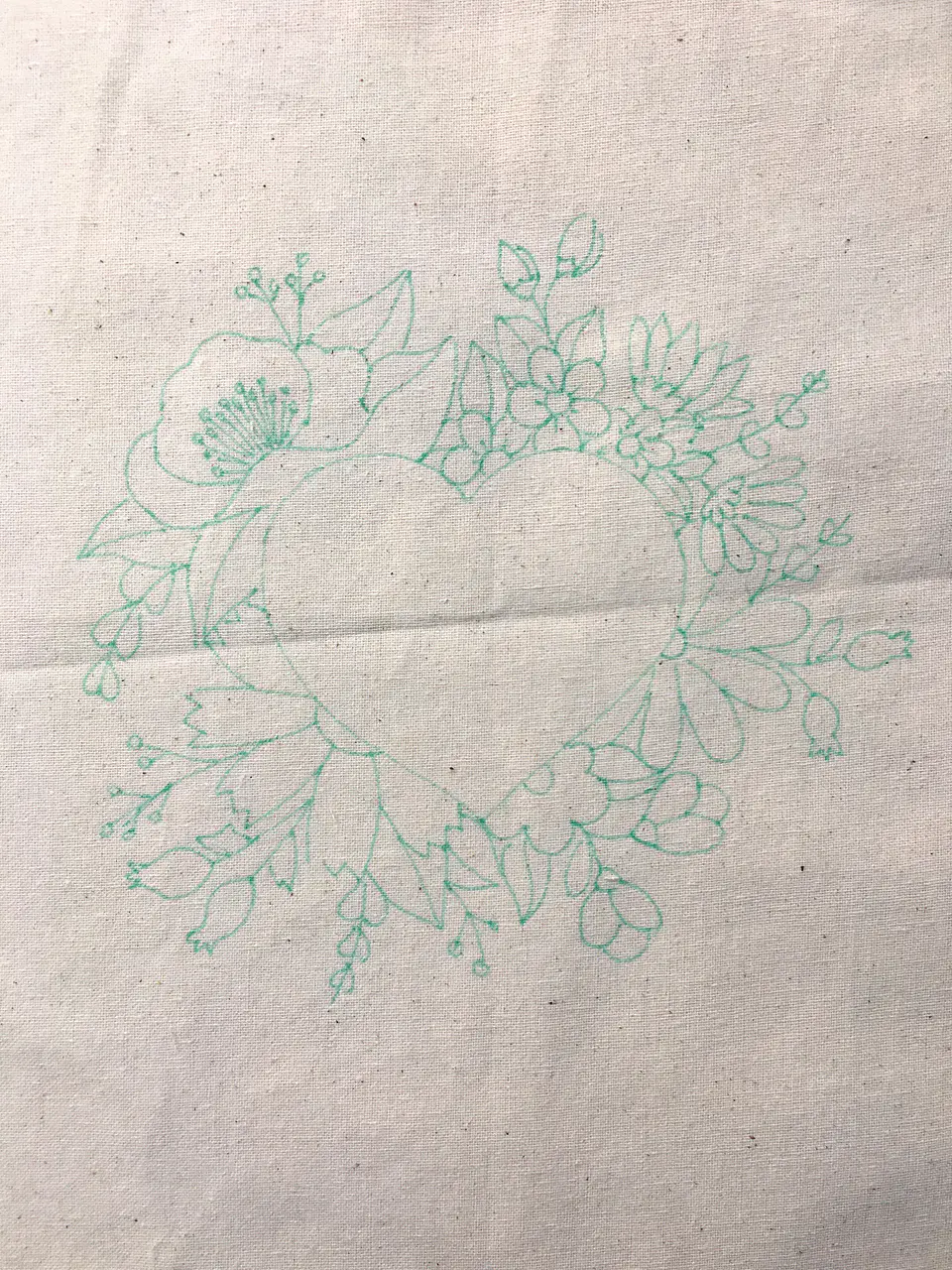 Dibujo borrable en tela corazón flores 1