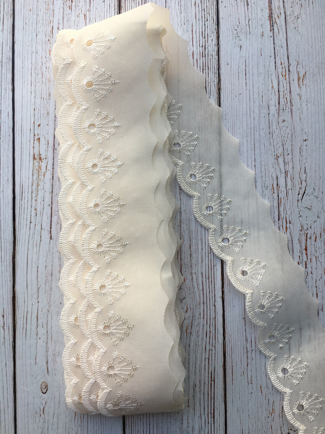 Broderie Pavo real 5cms por metro 4