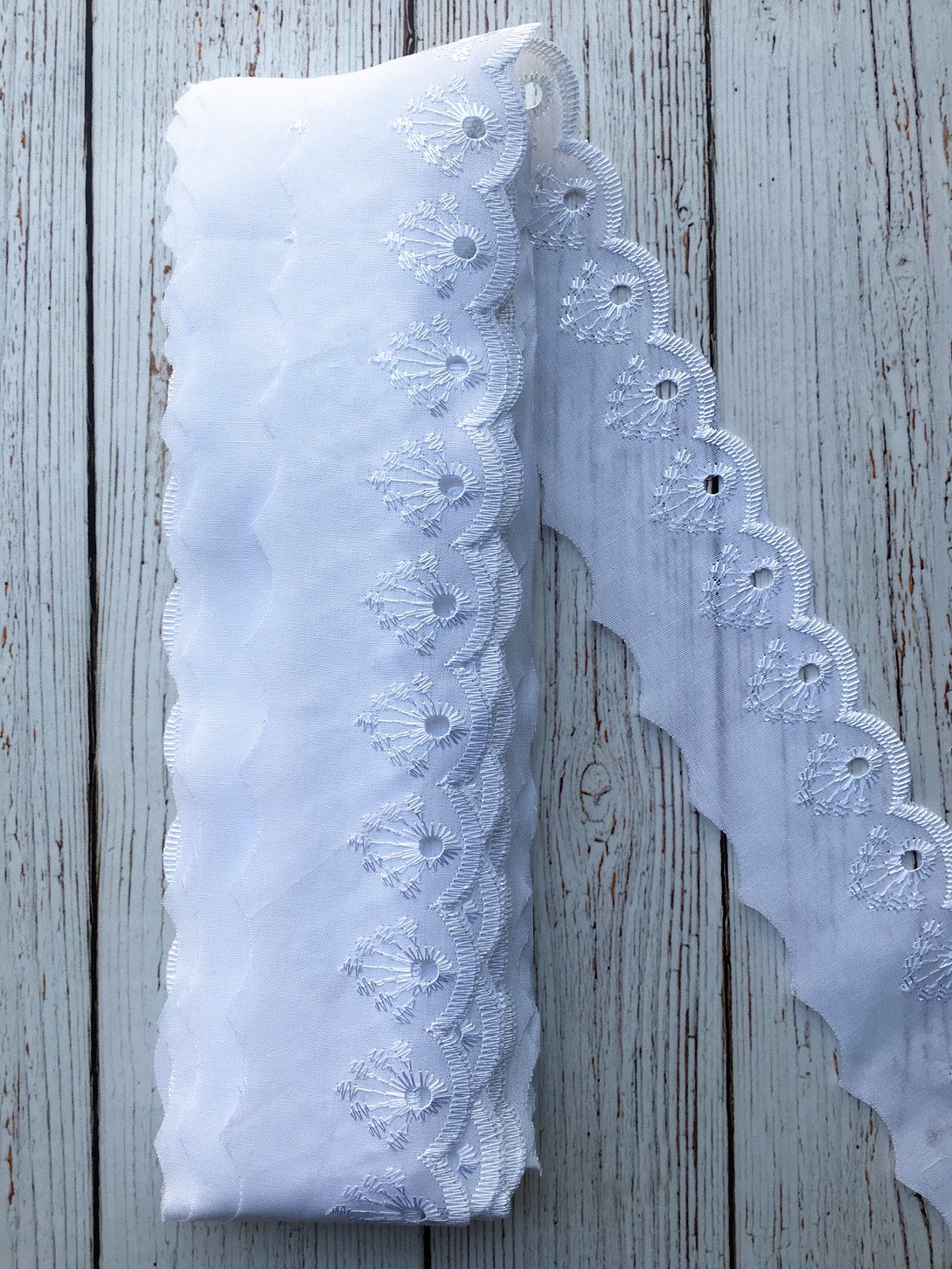 Broderie Pavo real 5cms por metro 1