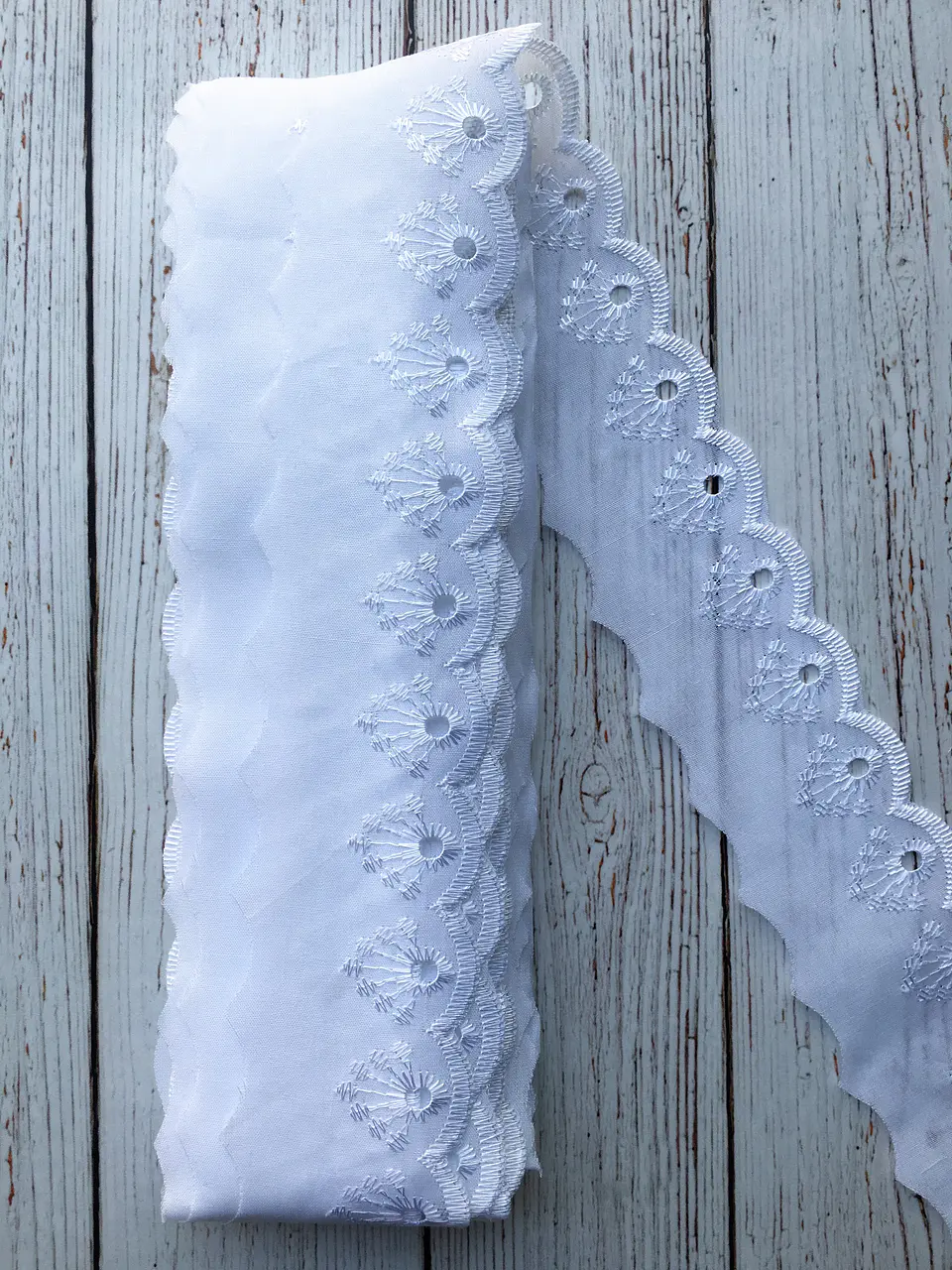 Broderie Pavo real 5cms por metro 1