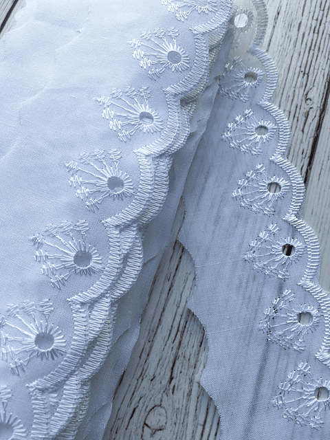 Broderie Pavo real 5cms por metro