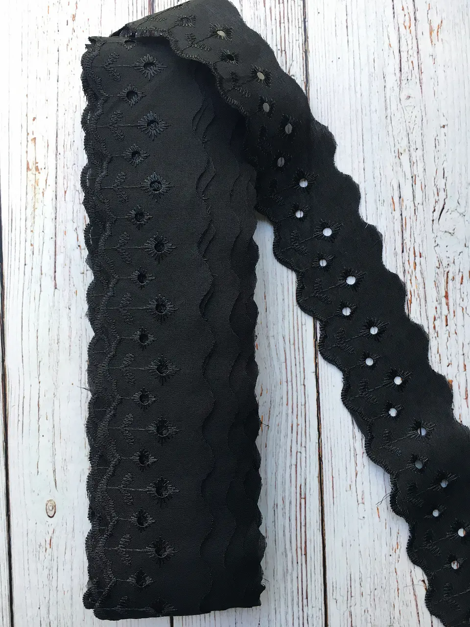 Broderie 4.5cm Flores por metro 3