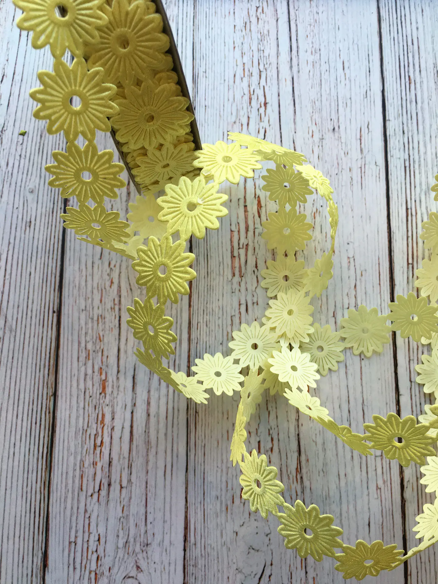 Cinta flores troqueladas 3mts 3
