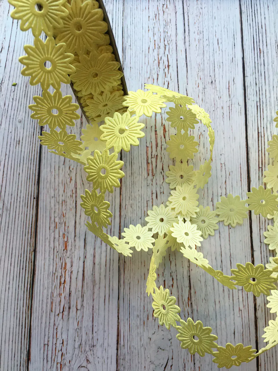Cinta flores troqueladas 3mts 3