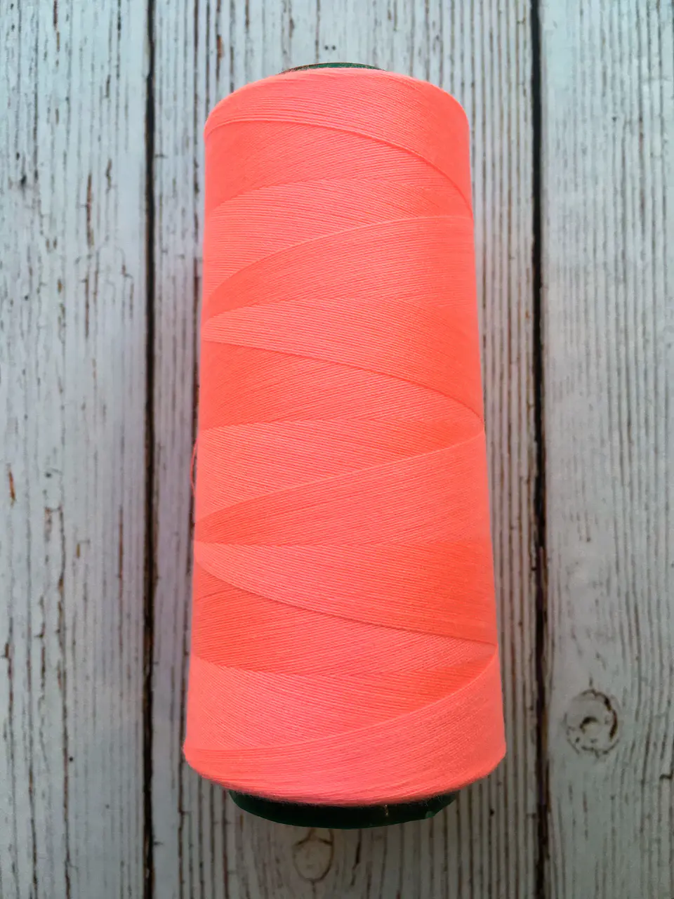 Hilo en Cono 2000 yardas Neón 3
