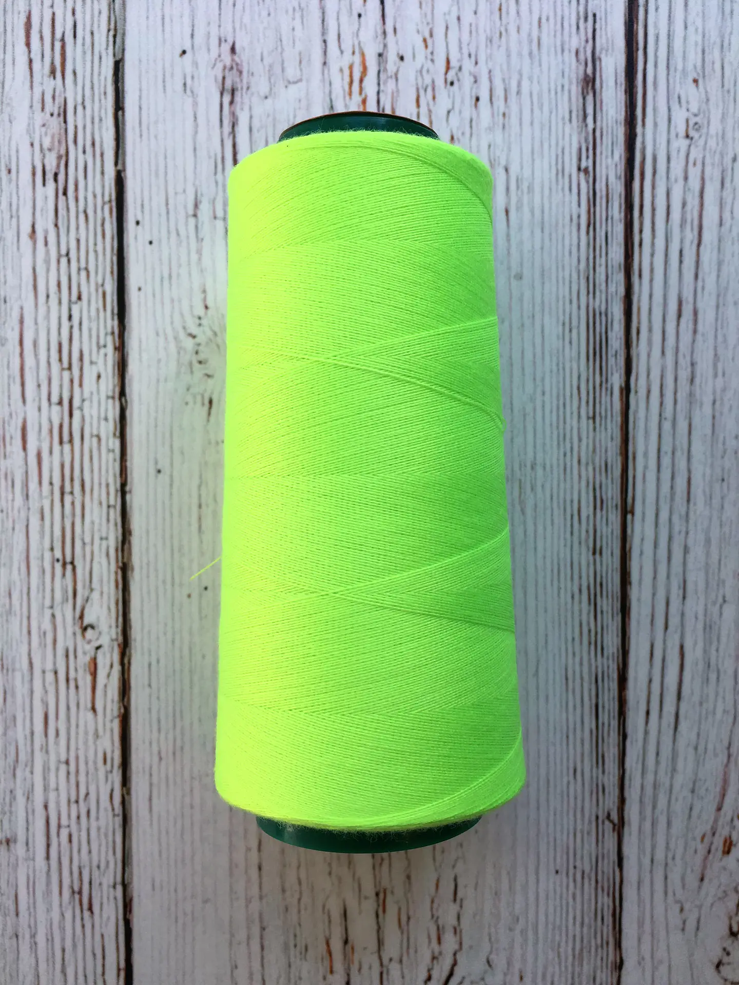 Hilo en Cono 2000 yardas Neón 4