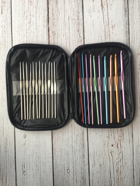 Estuche set crochet metálicos 