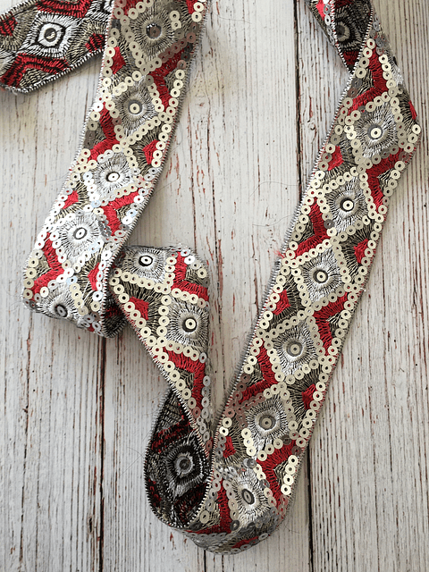 Cinta rombos lentejuelas