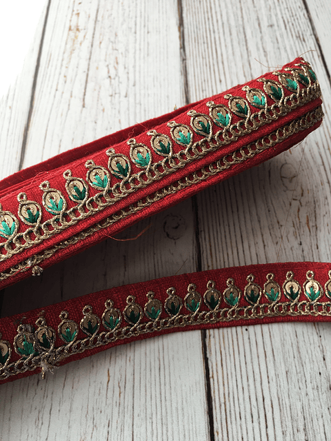 Cinta india lentejuela dorada roja