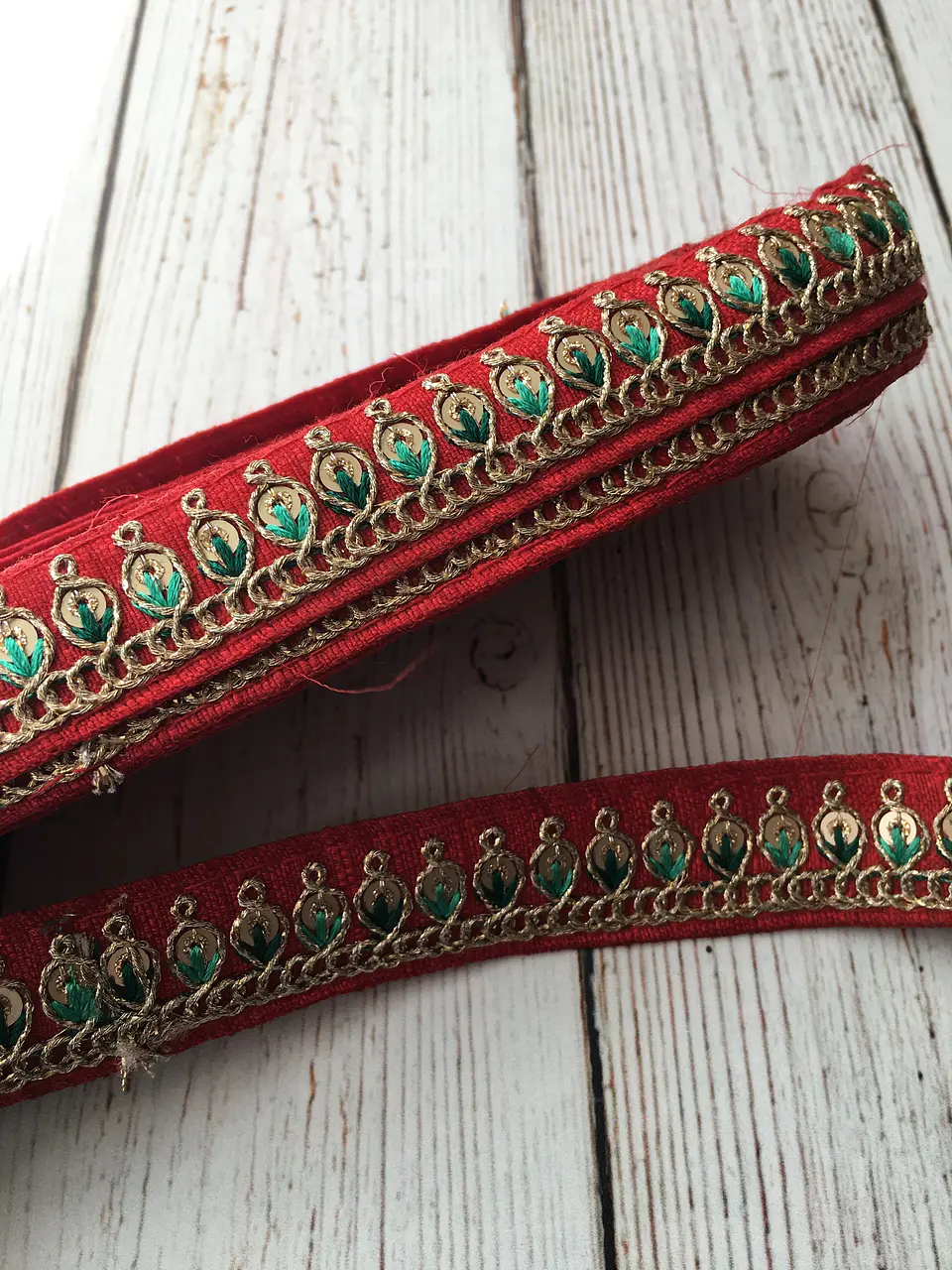 Cinta india lentejuela dorada roja 1